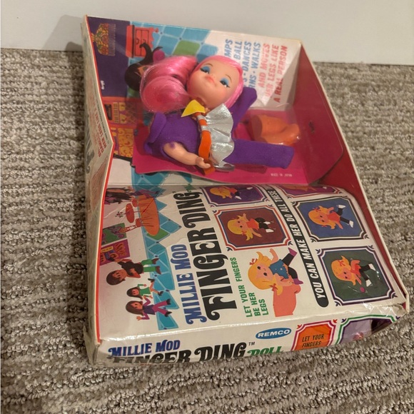 SOLD BROKEN in box vintage toy Remco Millie Mod Finger Ding doll - Picture 9 of 9
